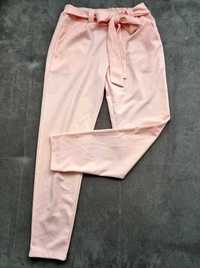 Różowe spodnie z kokardka