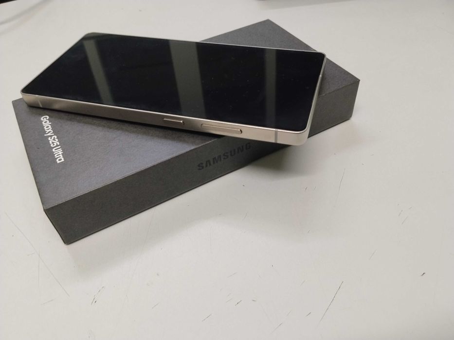 Samsung S25 ULTRA Titanium Black c/Novo com Fatura e Garantia