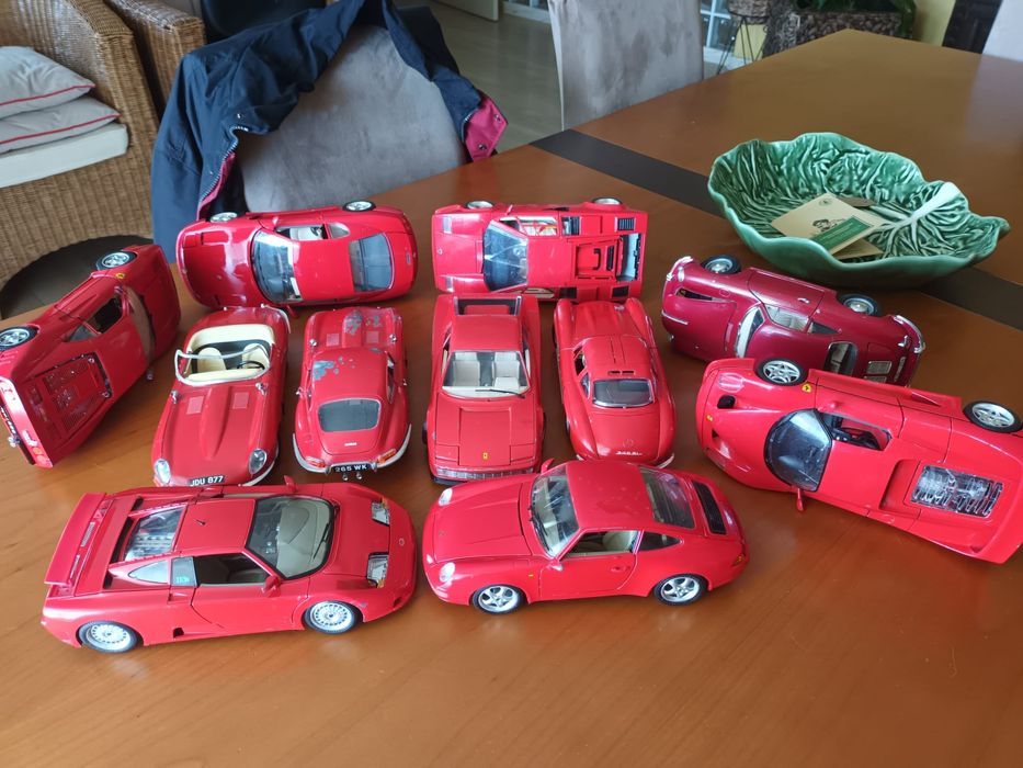 81 carros. Fantástica coleção Burago “Made in Italy” 1/18 ou 1:80