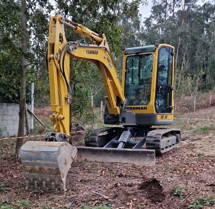 Giratória, Mini-Giratoria e Bobcat - Valas, Demolições, Outros