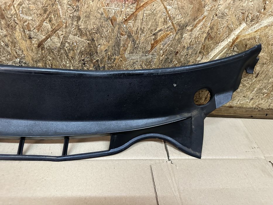 Переднє ліве жабо Шкода Октавія Тур Skoda Octavia Tour 1996-2010