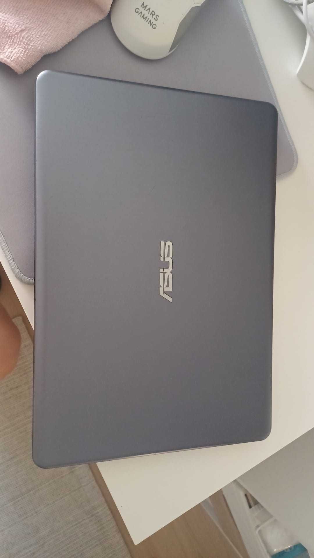 Notebook Asus E406M