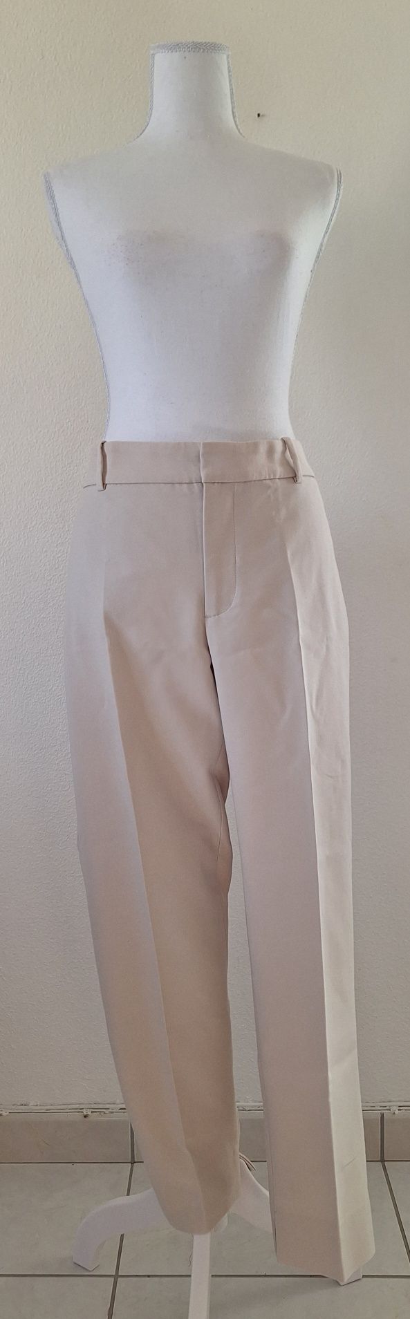 Calça bege (Zara)
