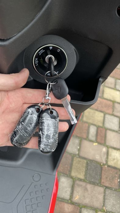 НОВИЙ Електросеутер YADEA T5 червоний електричний акамуляторний