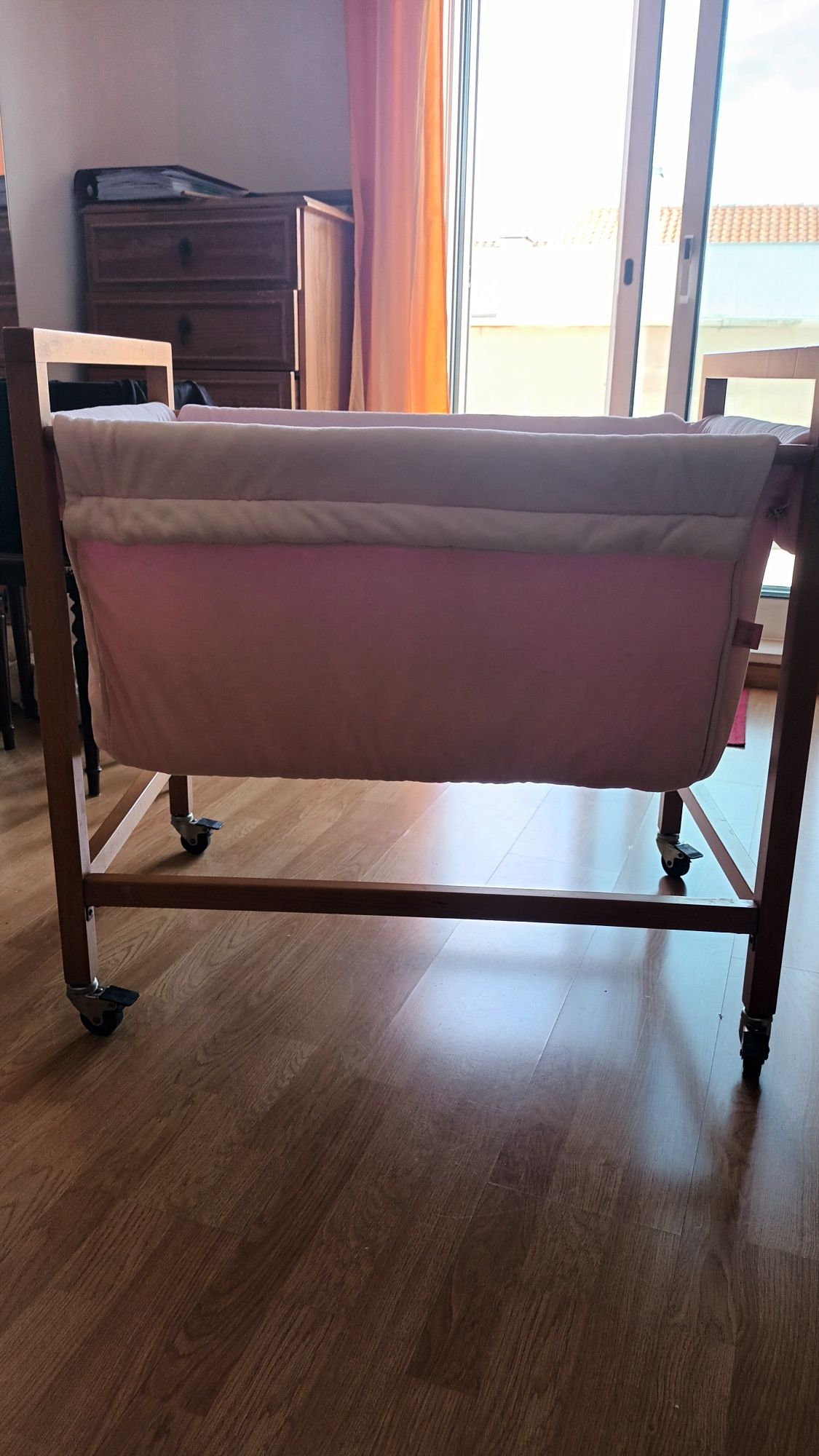 Berço 82×54 cm, da pré-natal com colchão e capa amovível