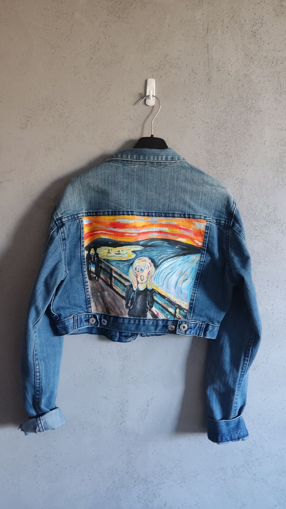 ręcznie malowana kurtka jeansowa krzyk custom