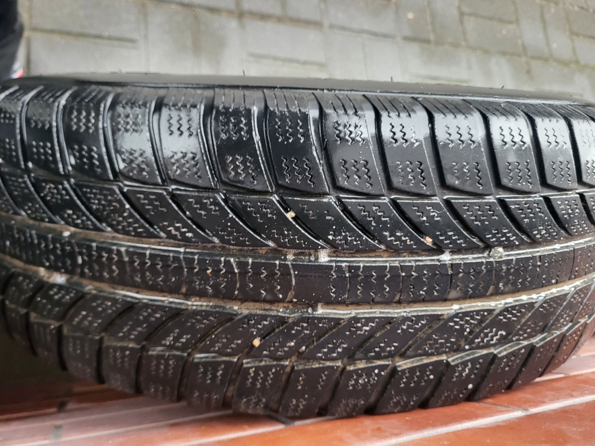 Opony 215/65R16 zima z felgami stalowymi