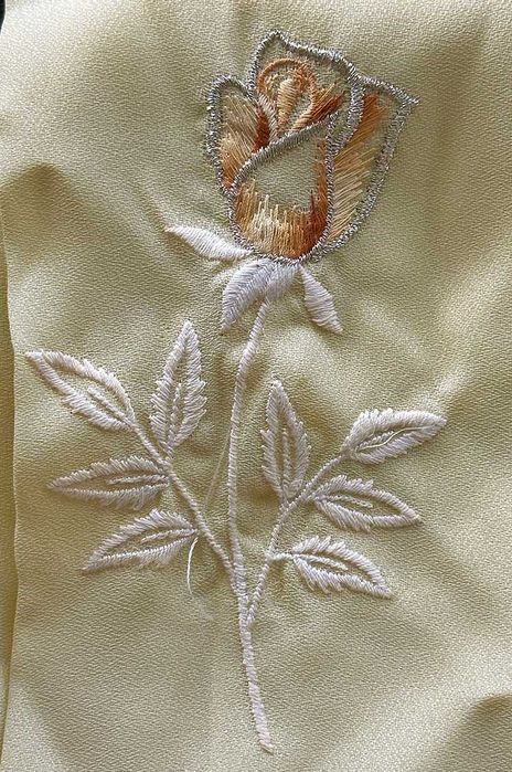 Echarpe de Pescoço Bege Bordada, Nova