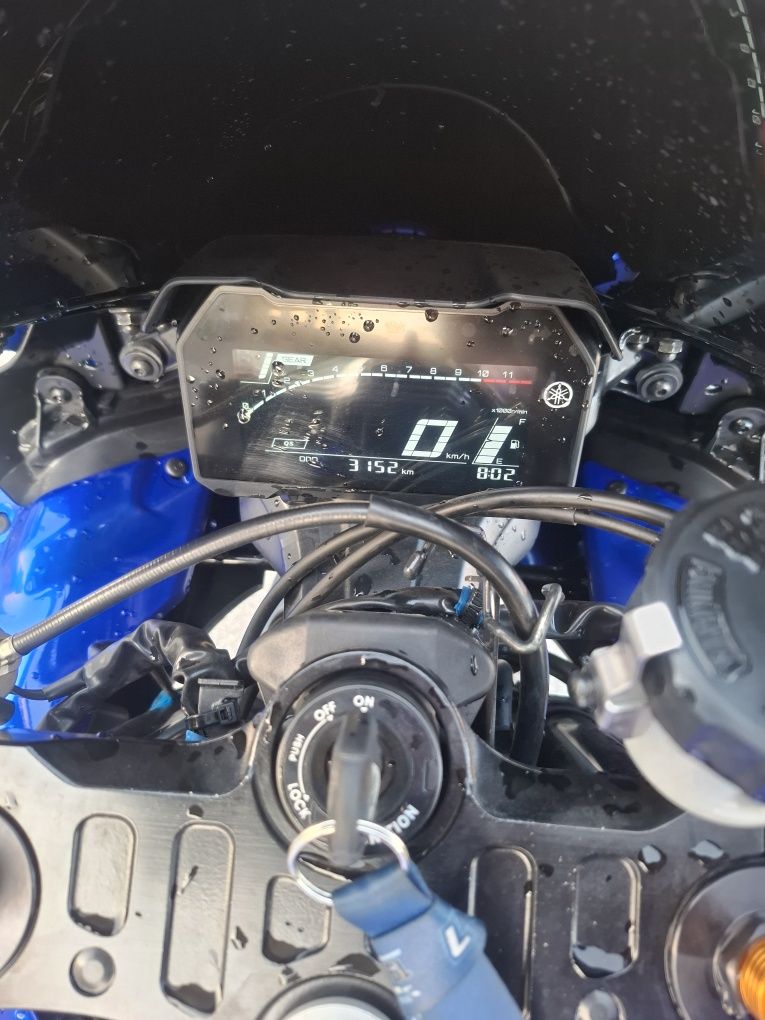 Yamaha R7 azul 2023
