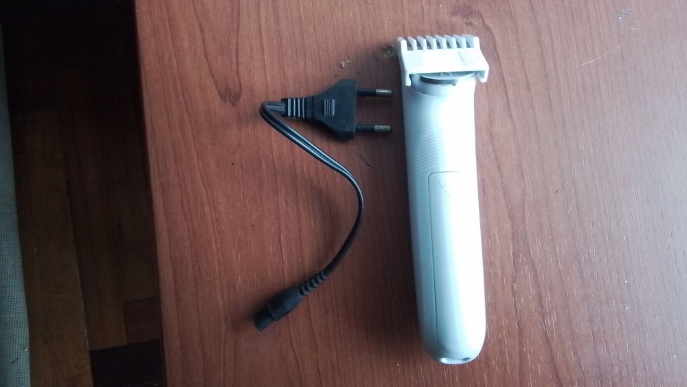 Триммер для стрижки бороды, усов бакенбардов ProGemei GM-683