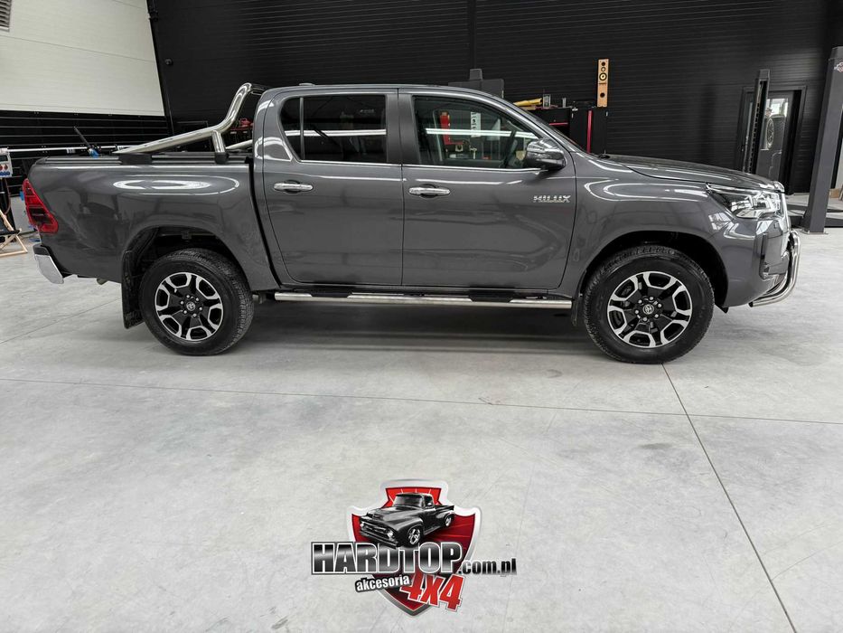 Orurowanie Boczne PROGI Stopnie do wsiadania Toyota Hilux