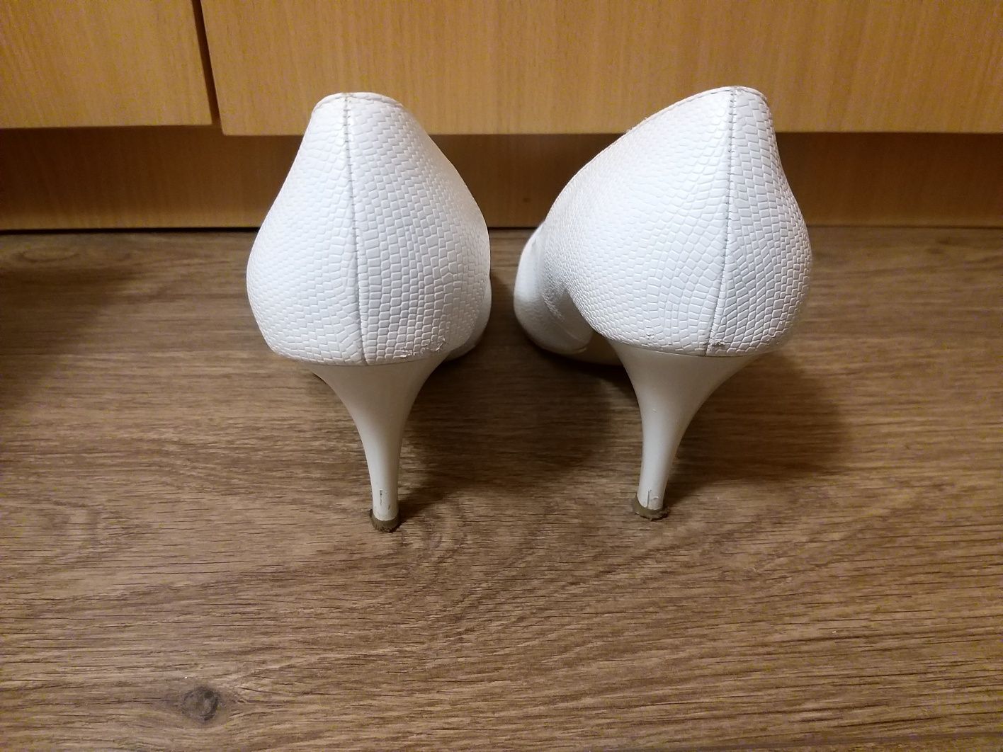 Białe szpilki buty ślubne Jenny Fairy 37