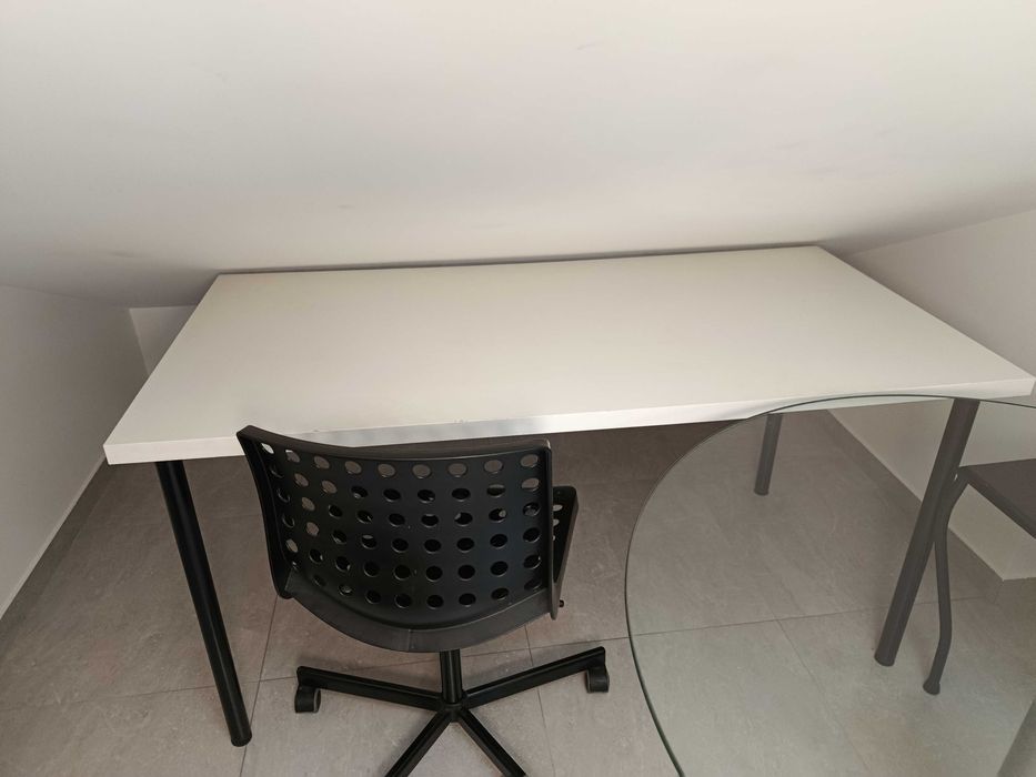 Secretaria 150x75cm + cadeira de escritório de oferta