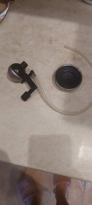 Продам на  запчасти рожковую кофемашину saeco