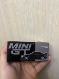 Mini GT nissan skyline gt-r
