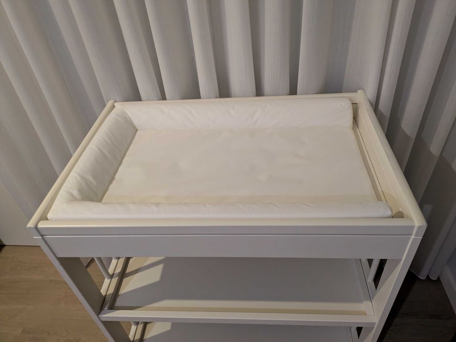 GULLIVER (Trocador IKEA) + VADRA (Muda-fraldas IKEA)