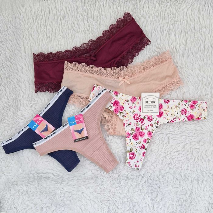 Комплект із 5 жіночих трусиків , розмір s