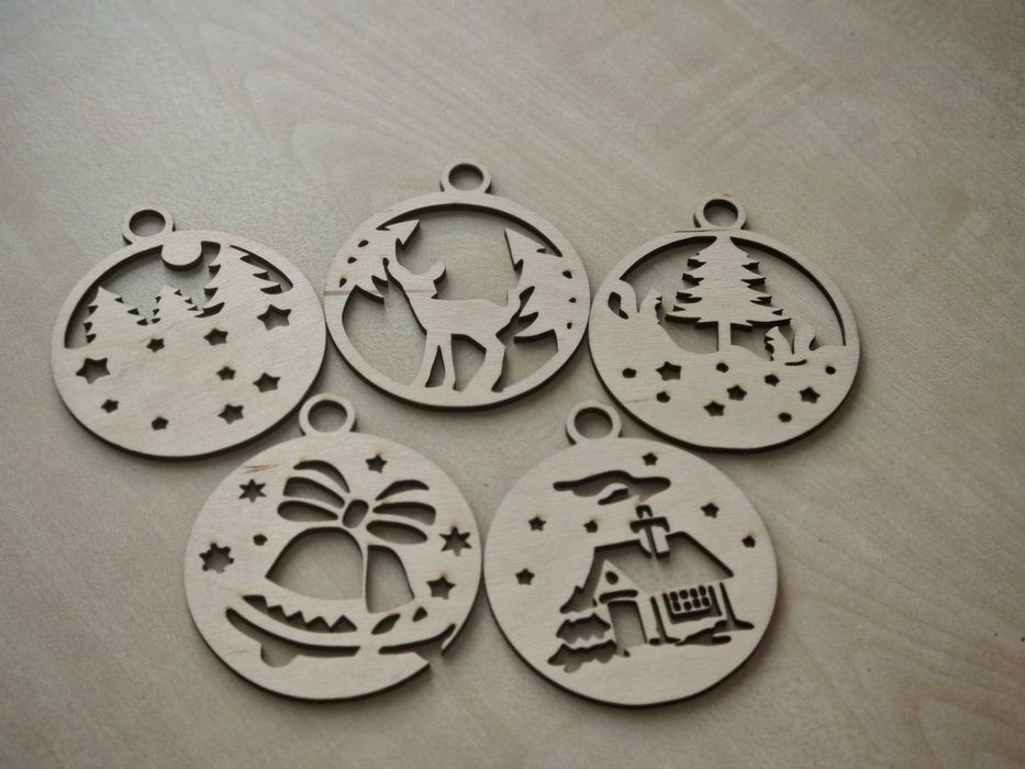 Drewniane bombki świąteczne