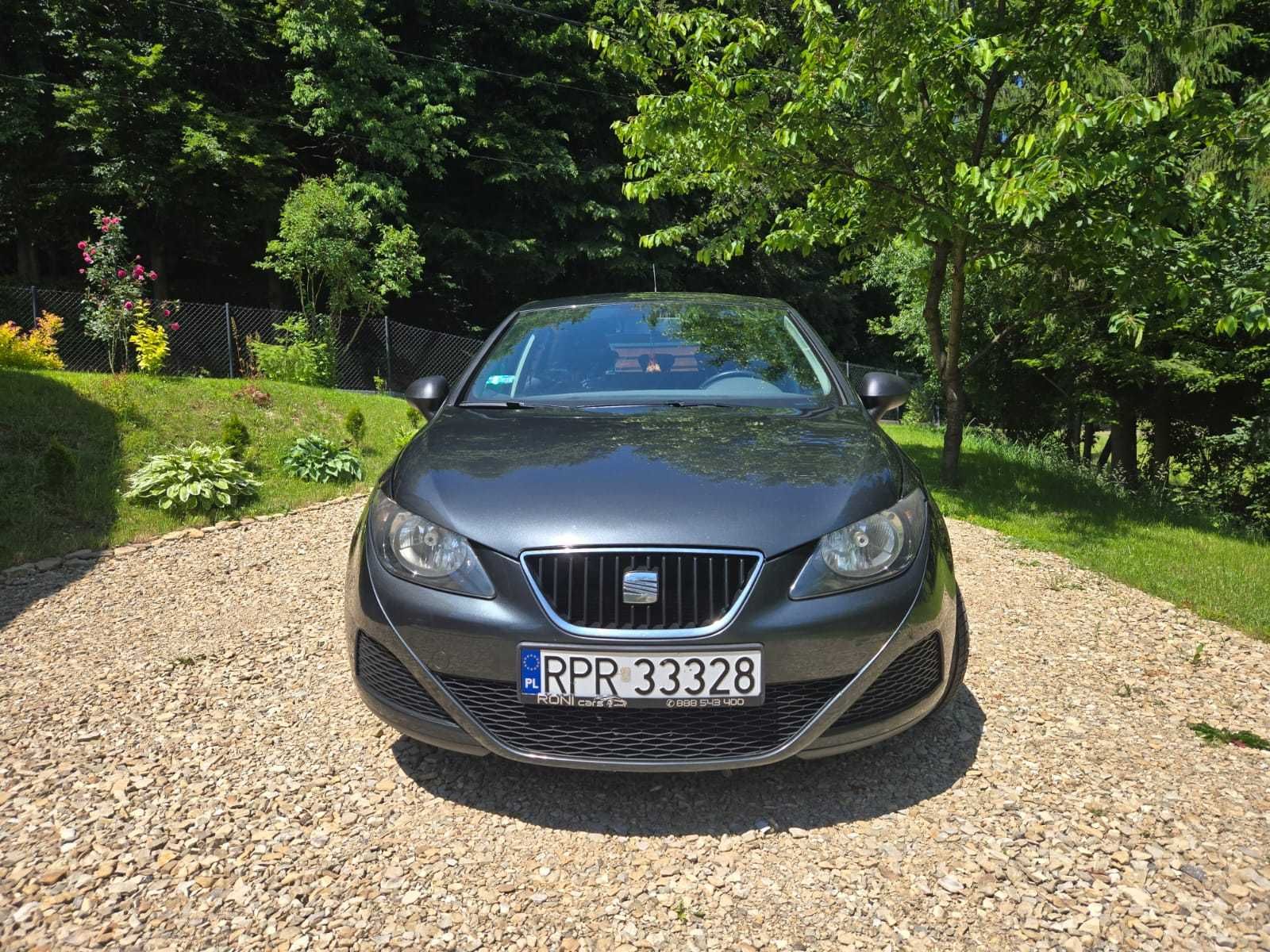 Seat Ibiza 2010 r. 1,4 benz.