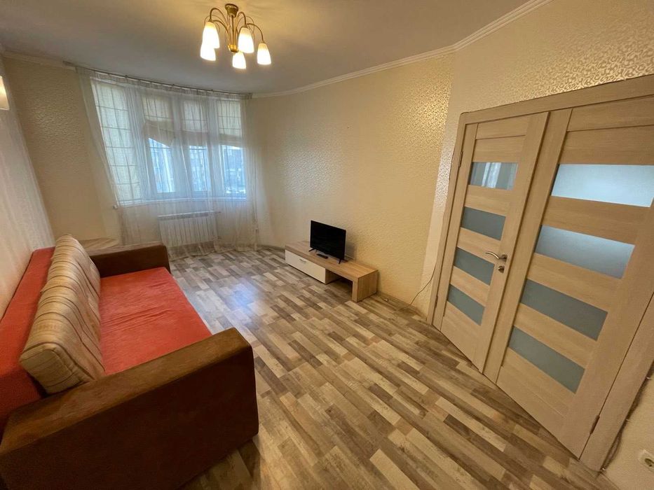 Оренда квартири (спальня+кухня-студіо), метро Осокорки 3 хв. пішки.