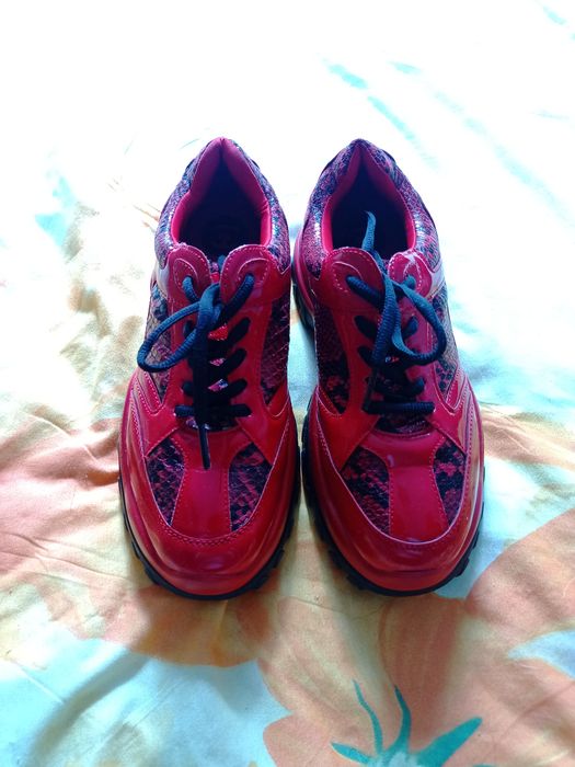 !!!Pieniążki z sprzedaży idą na leczenie chorych kotów!!!Buty czerwone