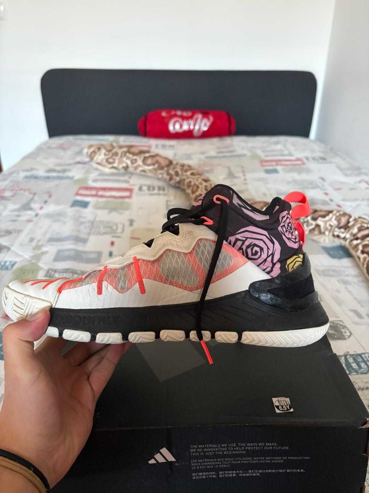 Modelo: Adidas D.O.N. Issue #4
Edition Limited