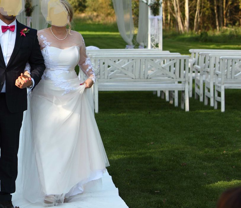 Suknia ślubna w stylu klasycznym, elegancka, rozmiar 44-46