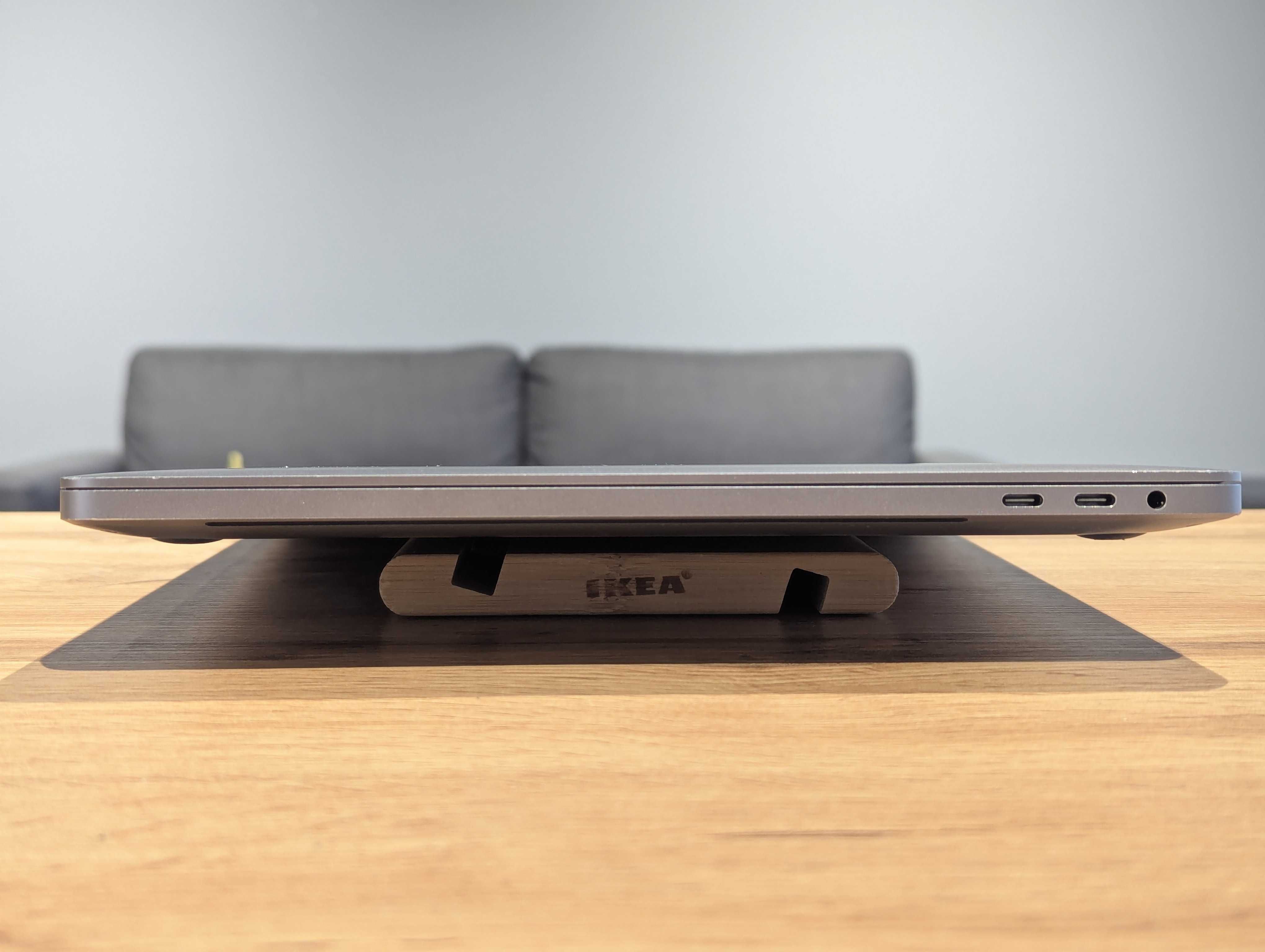 Macbook pro 16 2019 core i9 2.4ghz 64/512gb pro 5300m 4gb