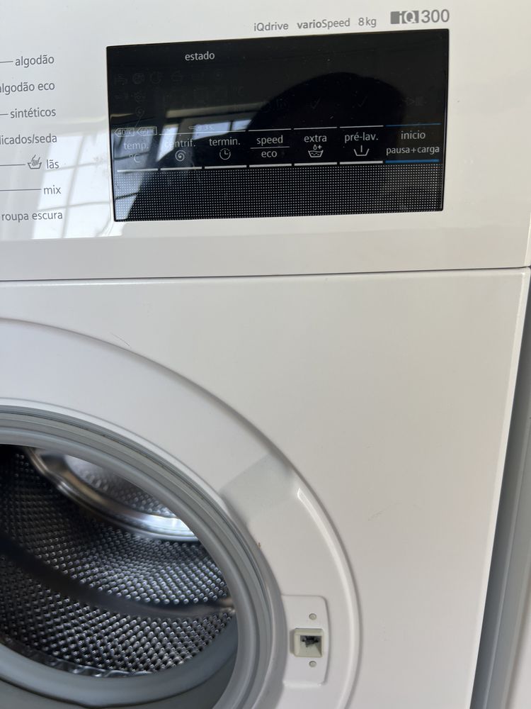Maquina de lavar Siemens com 5 anos em excelente estado.