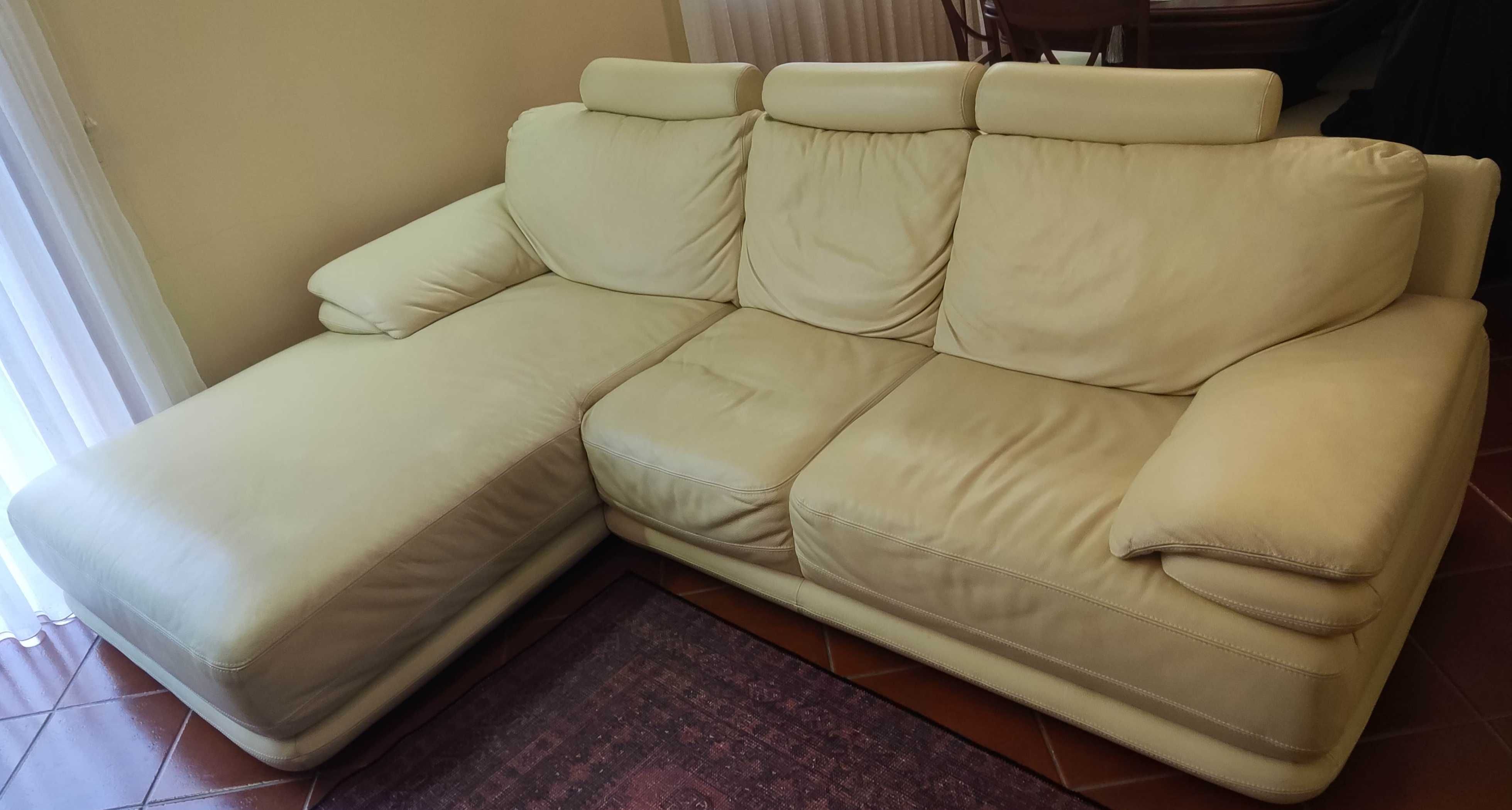Sofá chaise longue em pele branco