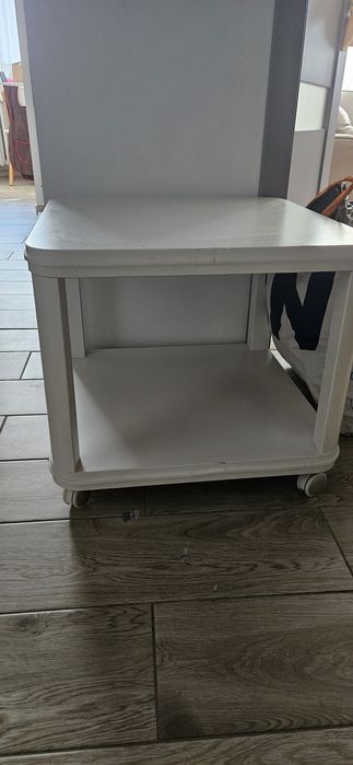 Oddam za darmo stolik i kanapy