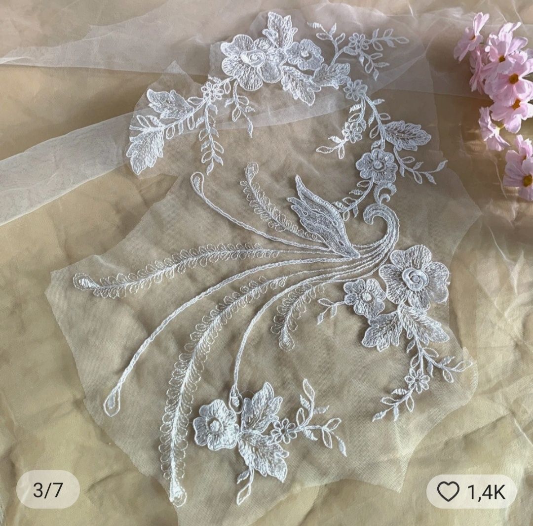 Кружевная ткань с вышивкой бисером и пайетками для свадебного платья