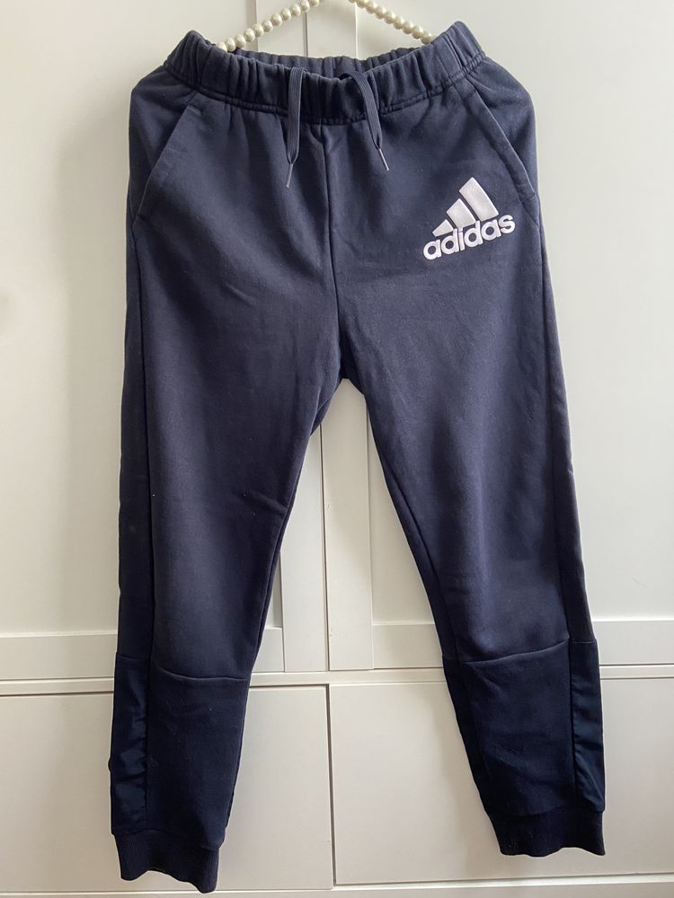 Adidas spodnie dresowe oryginalne 146 cm