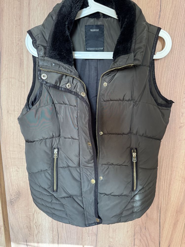 Bezrękawnik S oliwka khaki C&A