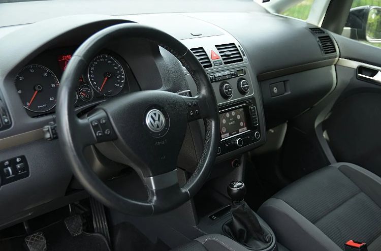 Volkswagen Touran 2010 1.9 TDI