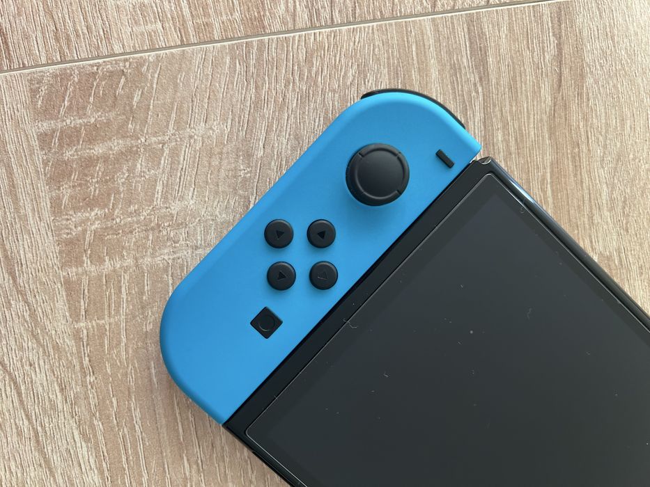 Nintendo Switch OLED + Acessorios + 2 jogos