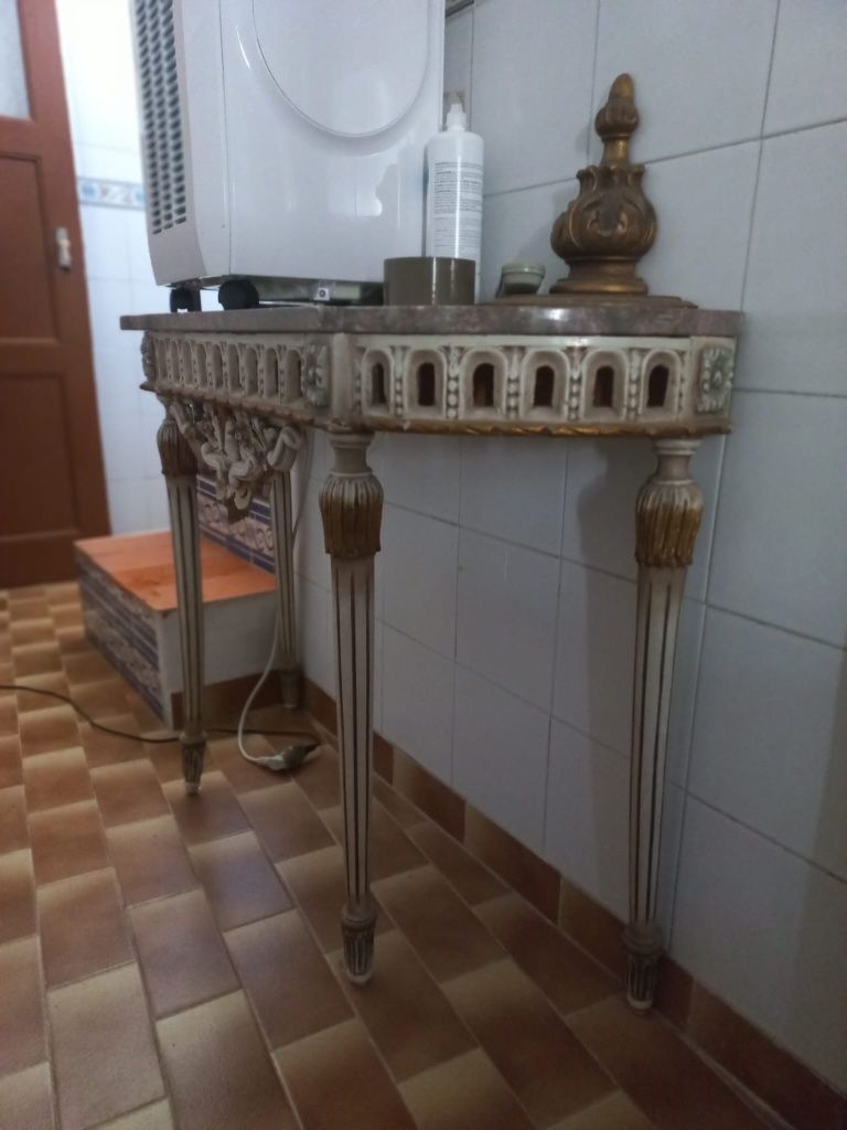 Credencia em talha dourada, so até dia 24 de julho.ultima oportunidade