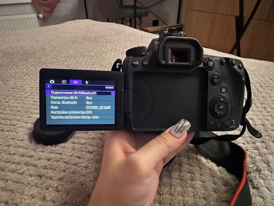 Продам Canon EOS 90D 18-55 Kit