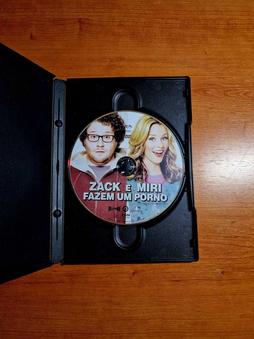 ZACK e MIRI FAZEM UM PORNO (Seth Rogen / Elizabeth Banks/ Traci Lords)