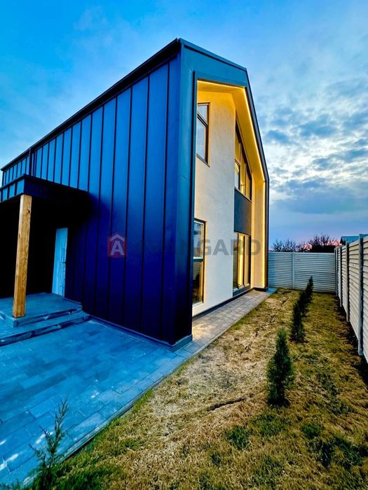 Продам современный дом. Новоалександровка