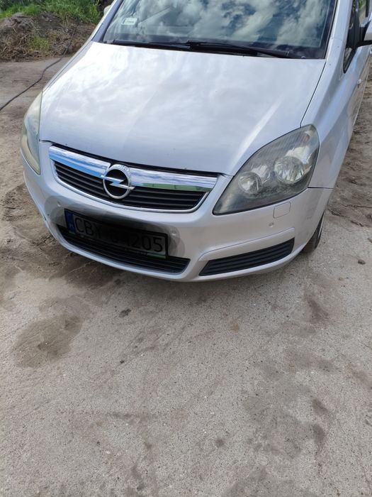 Opel Zafira B 2006 r  1.9 cdti