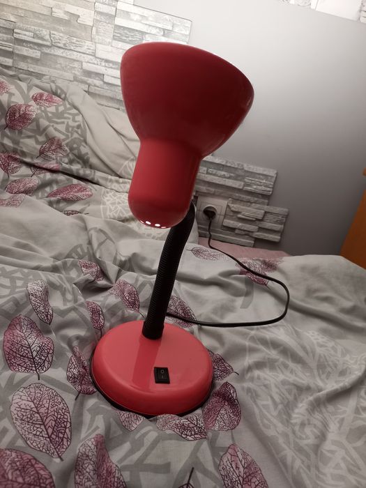 Настільна лампа рожева