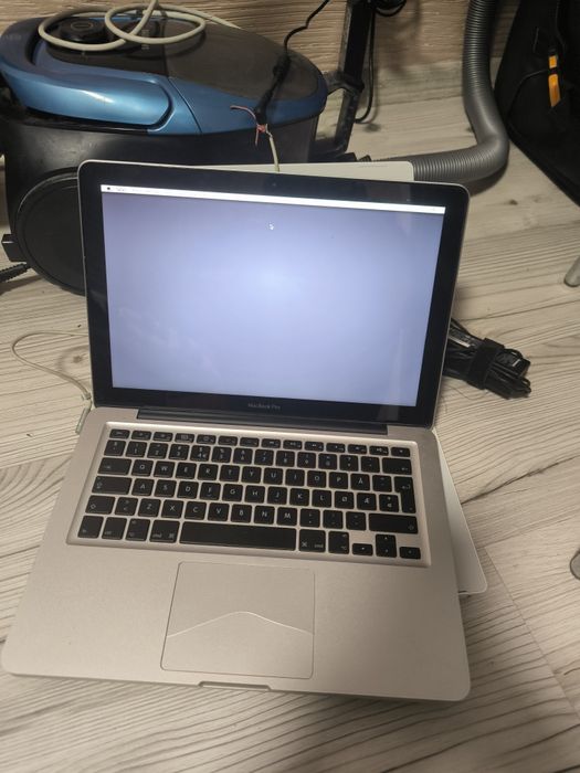 MacBook pro 2010 рік на запчастини