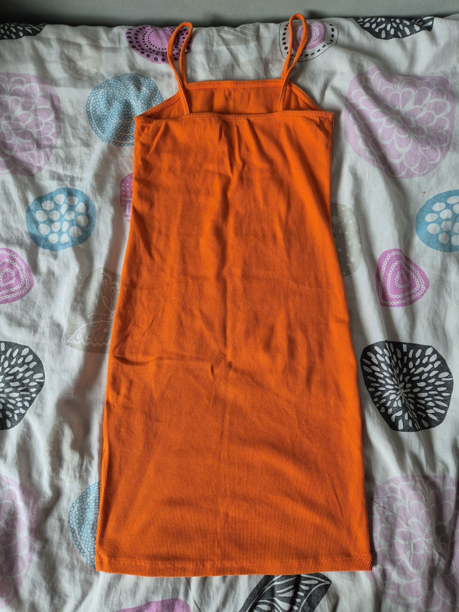 Pomarańczowa sukienka