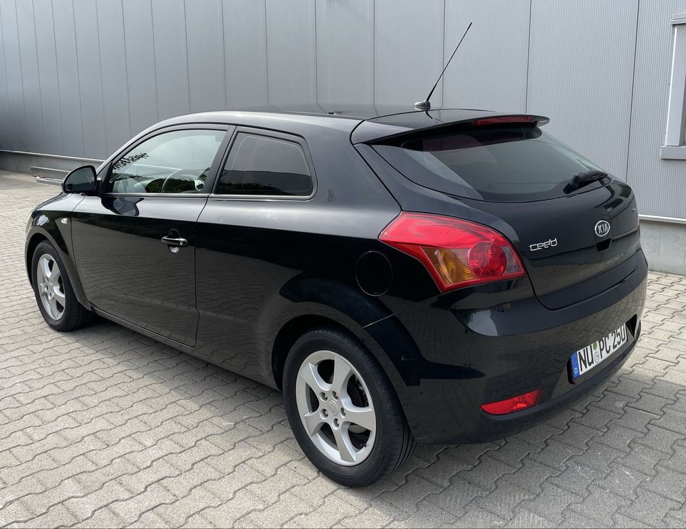 Kia Ceed  2.0 CRDI  140 KM