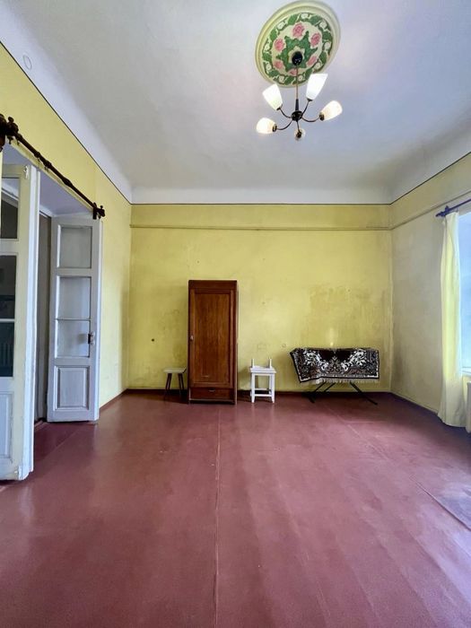 2-кімнатна квартира у жилкопі, можливо по сертифікату.