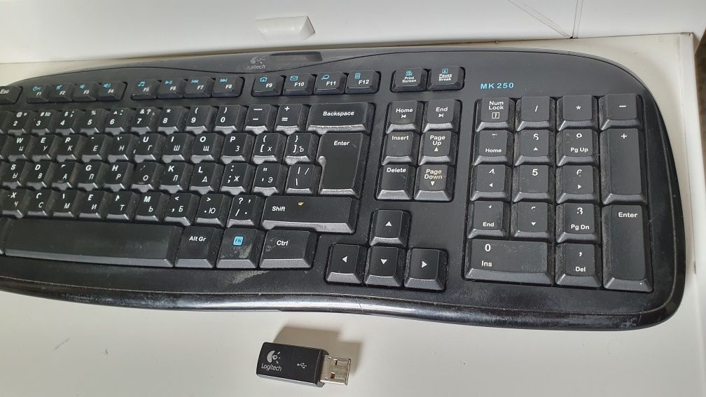 Клавіатура Logitech MK250