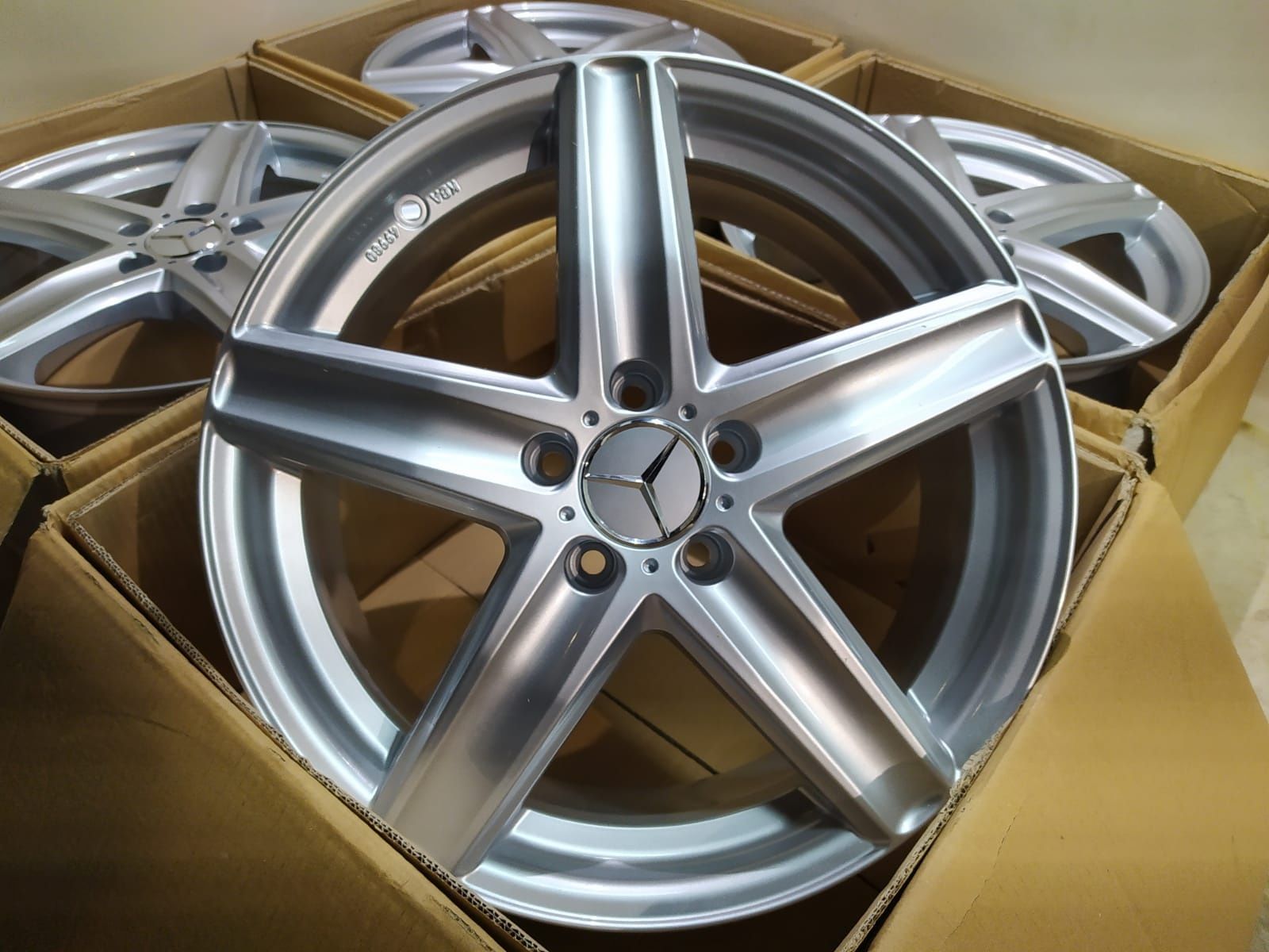 Felgi aluminiowe 5x112 7.5j et48 66.6  18" mercedes