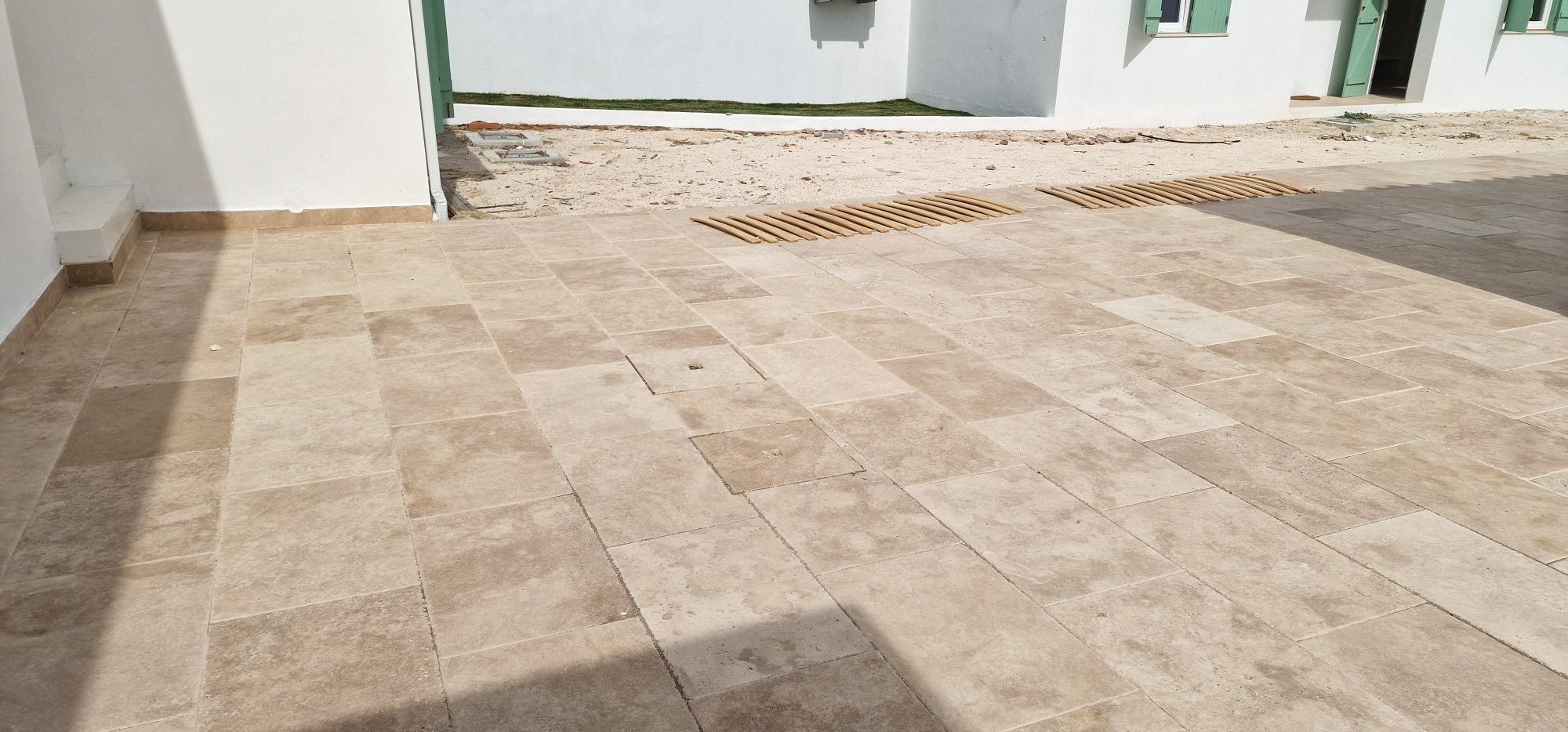 Deck em pedra natural Travertine