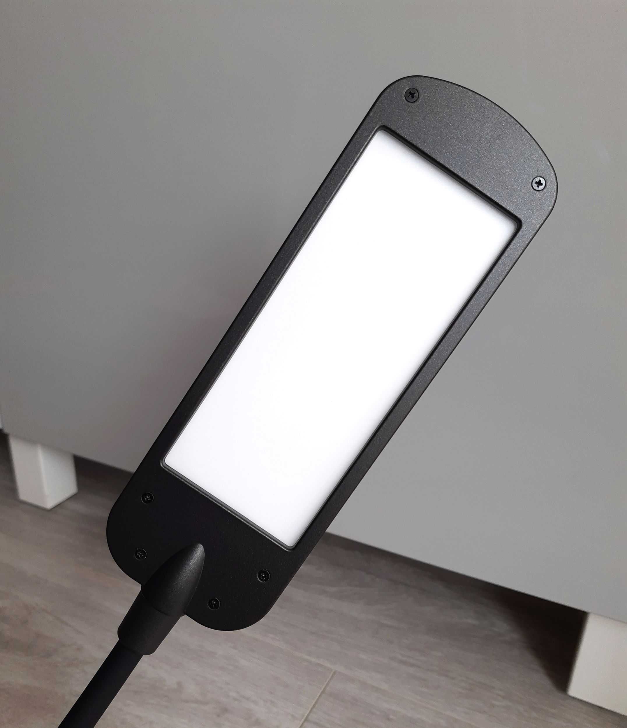 Lampka biurkowa LED - dotyk, regulacja, czarna, premium, jak nowa !!!